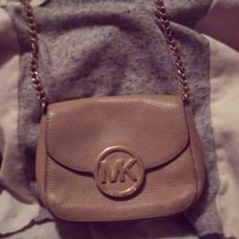 Michael kors crossbody purse